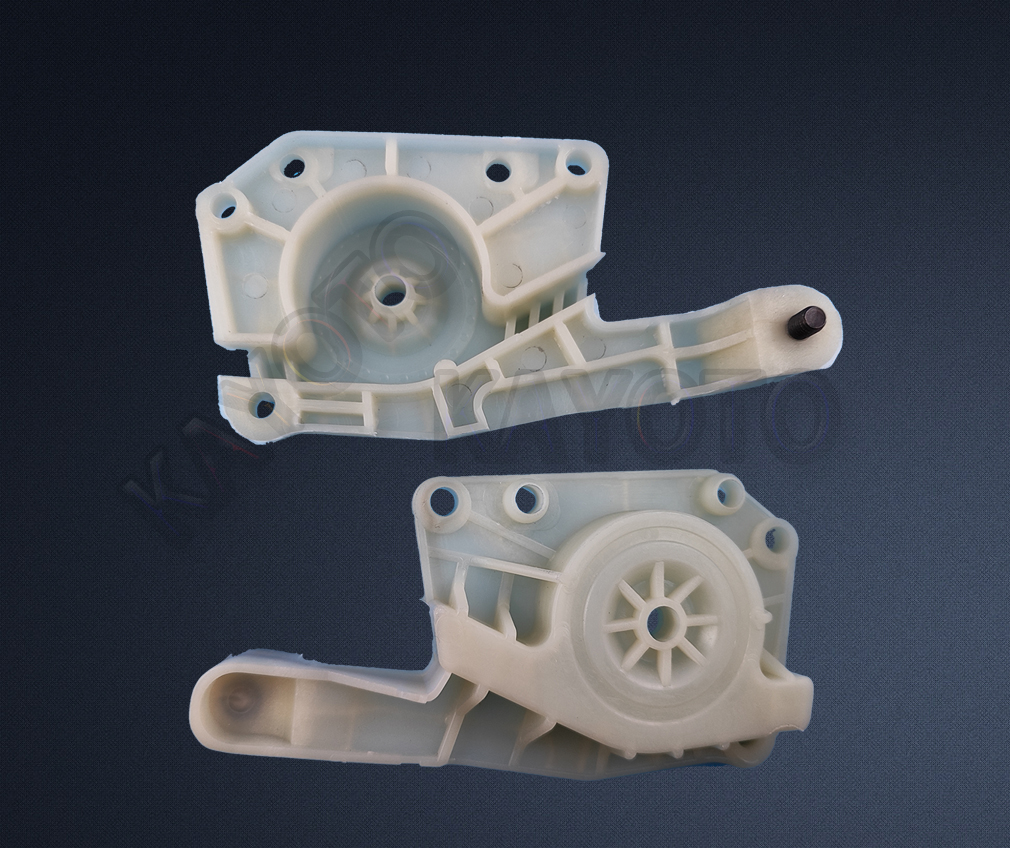 Egea Cam Kriko Motor Kapağı Sağ
