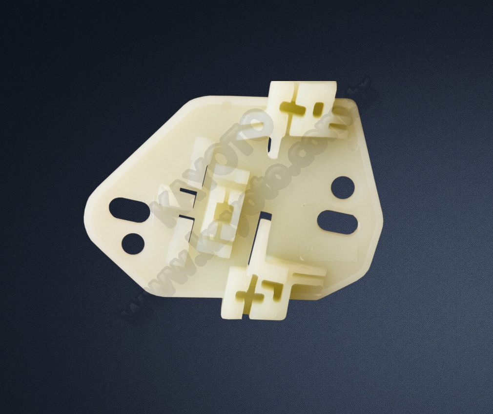 Mercedes Axor 2001-2004 Cam Kriko Plastiği Ön Sağ