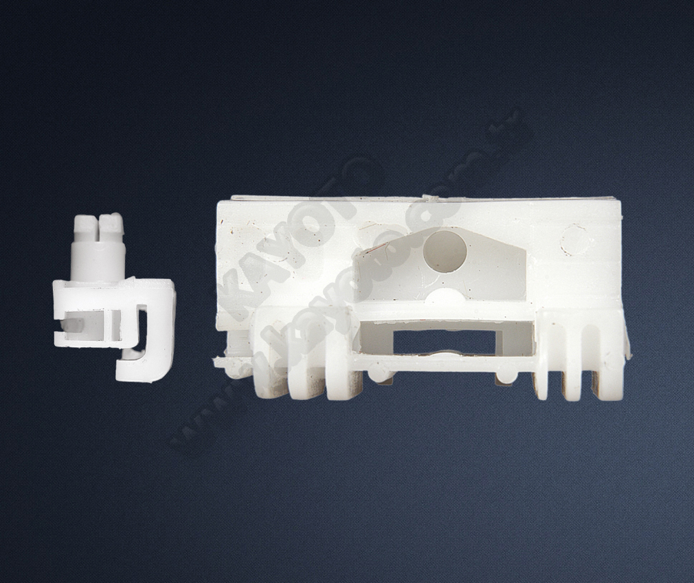 Peugeot 106 1996-2005 Cam Kriko Plastiği Ön Sağ