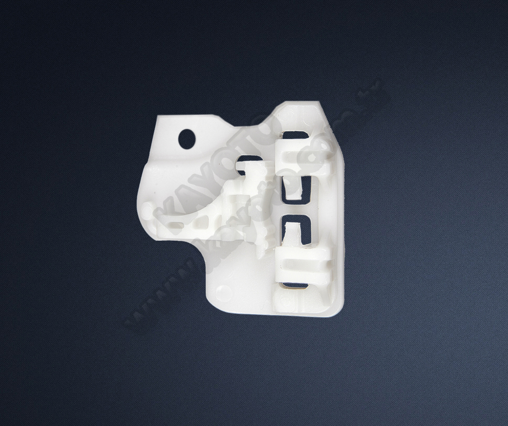 BMW X5 1999-2007 Cam Kriko Plastiği Ön Sağ