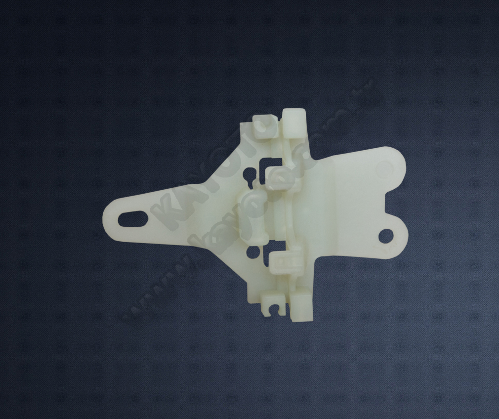 Mercedes Vito 1996-2003 Cam Kriko Plastiği Ön Sağ