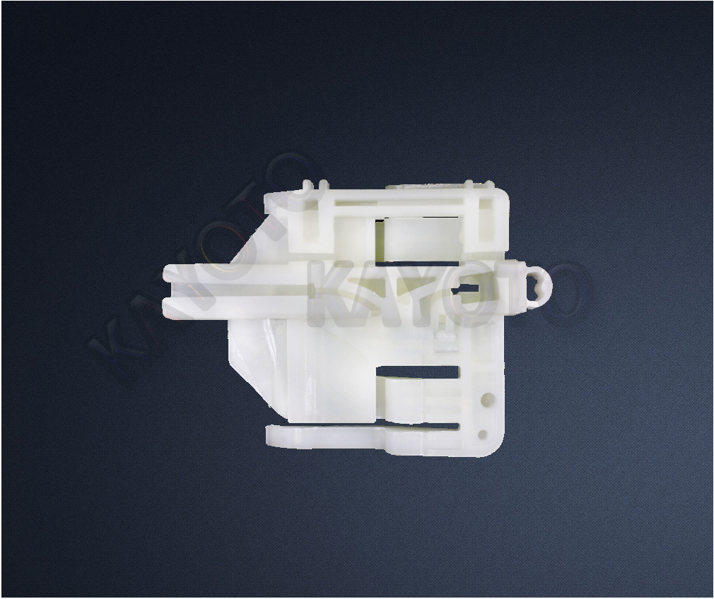 BMW E90 2005 2013 Cam Krikosu Plastiği Ön Sol