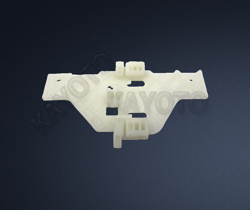 Citroen C4 04-10 Cam Kriko Plastiği Ön Sağ