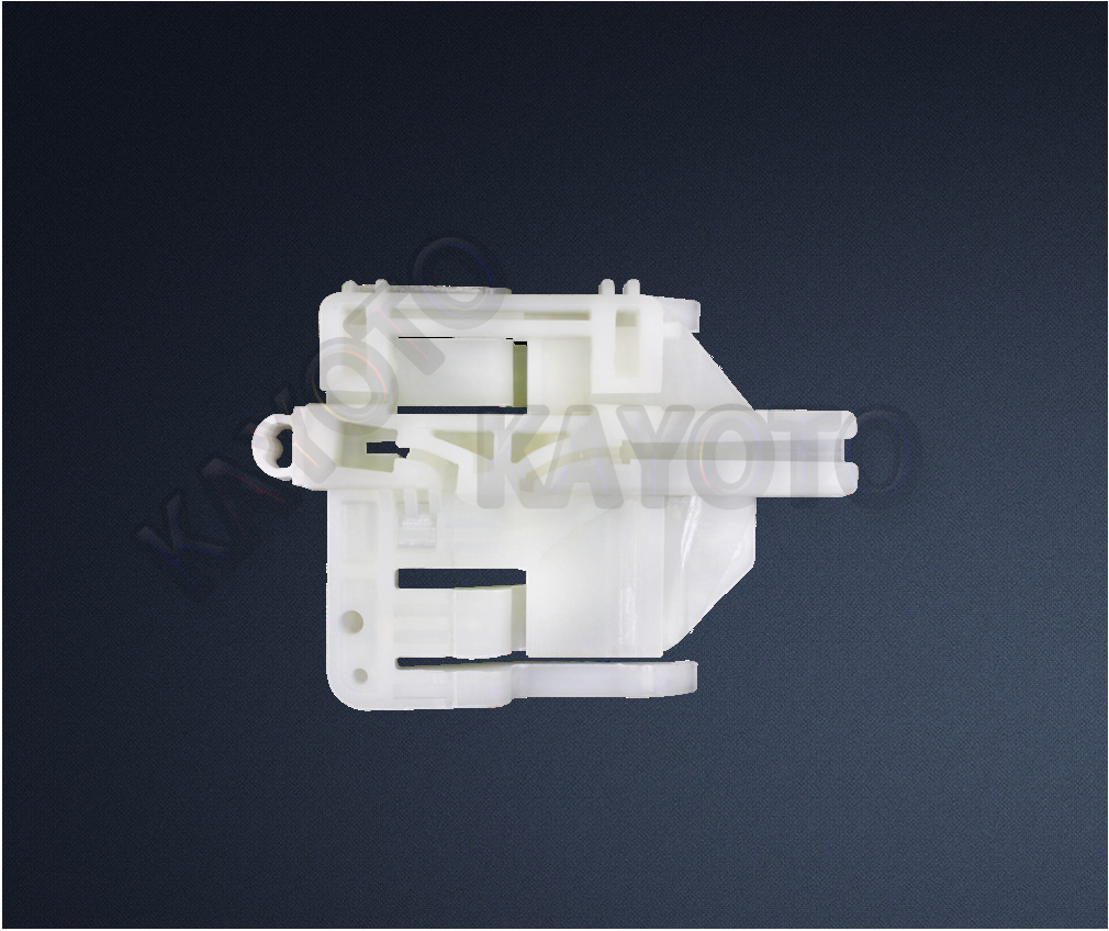 BMW E90 2005 2013 Cam Krikosu Plastiği Ön Sağ