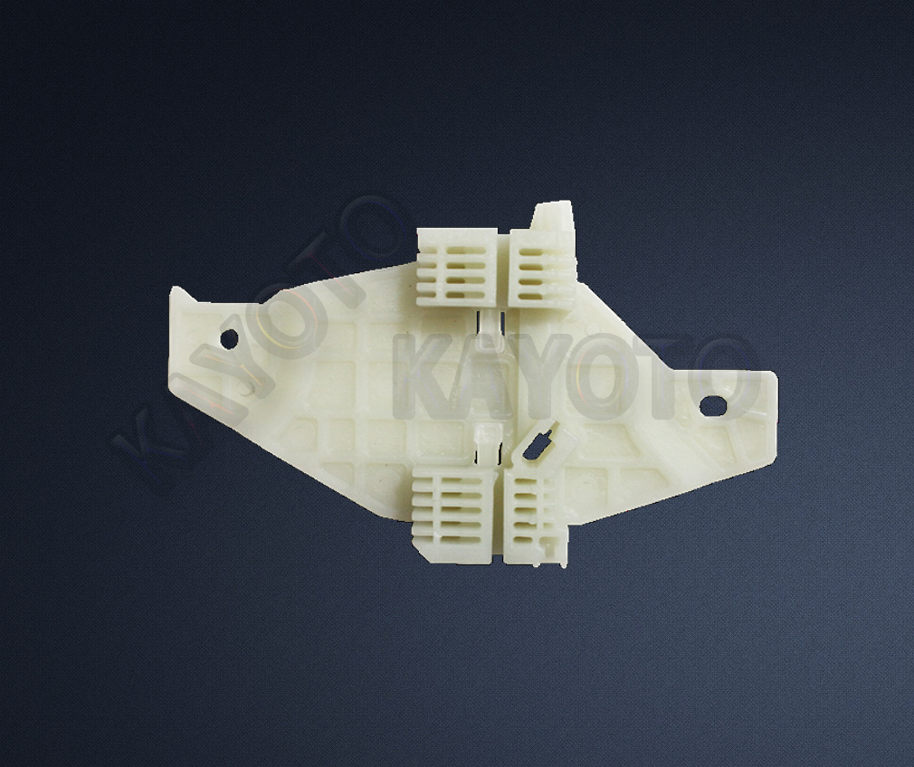 Peugeot 308 (2008-2014) Cam Kriko Plastiği Ön Sol