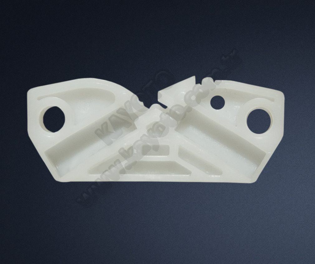 Mercedes CLK 2003-2009 Cam Kriko Plastiği Arka Sağ