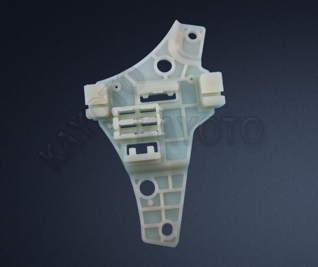 Toyota Corona, Avensis Cam Kriko Plastiği Sağ
