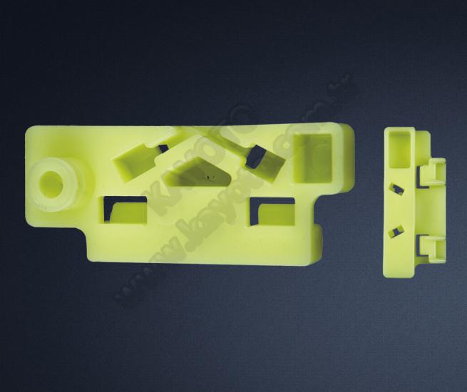 Peugeot 307 2000-2008 Cam Kriko Plastiği Ön Sol