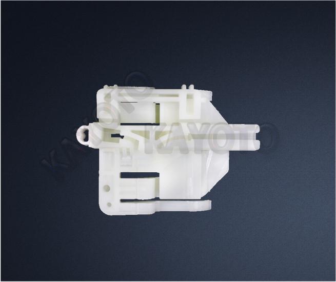 BMW E90 2005 2013 Cam Krikosu Plastiği Ön Sağ