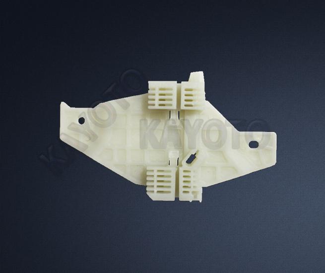 Peugeot 308 (2008-2014) Cam Kriko Plastiği Ön Sol